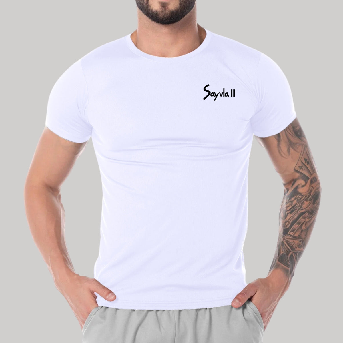 Playera Transpirable Hombre Manga Corta Blanca Escudo